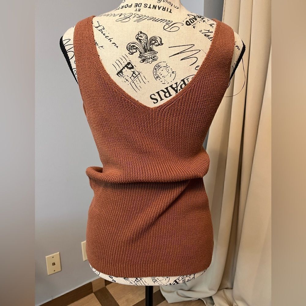 Elizabeth and James Sleeveless tank knit top - Picture 4 of 8